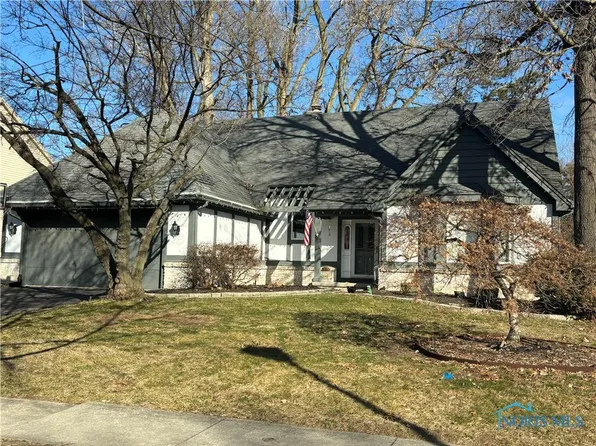 6800 Kristi Lynne Ln, Toledo, OH 43617