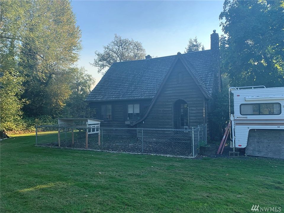Charming Home with storage unit income