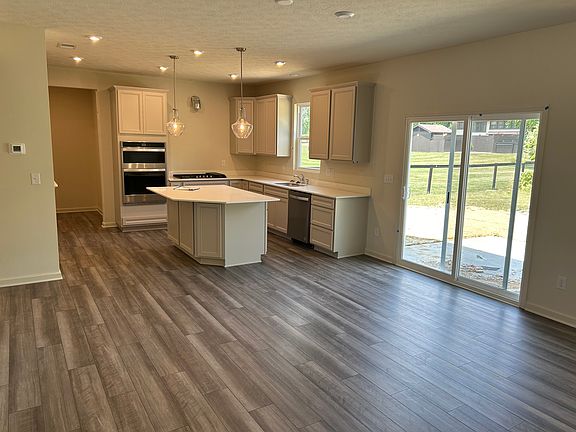 4th image of 5216 Veranda Dr