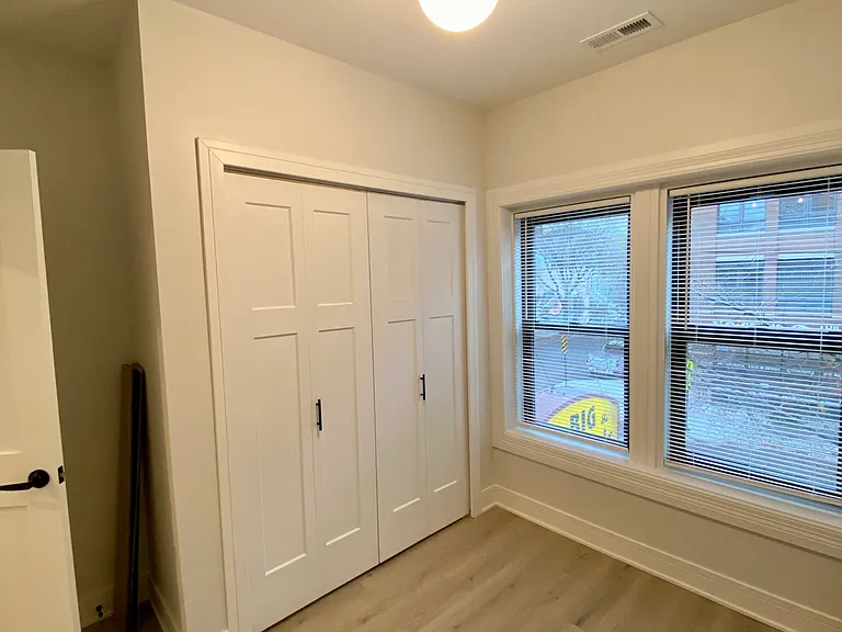 1034 W Belmont Ave #2F — Photo 22