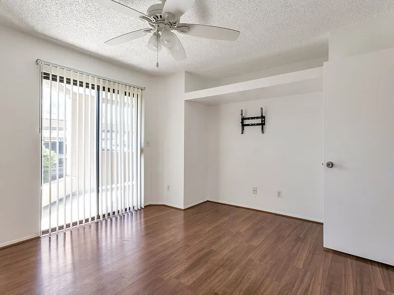 4850 E Desert Cove Ave #102 — Photo 13