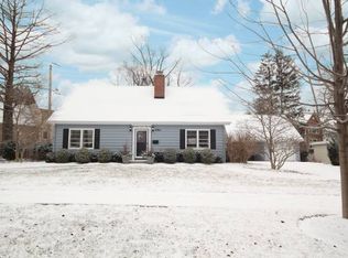 450 E Hillside Rd, Naperville, IL 60540