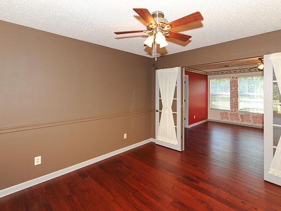 3rd image of 1441 Peabody Dr
