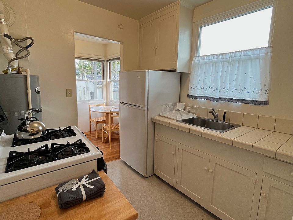 Kitchen 1 of 2