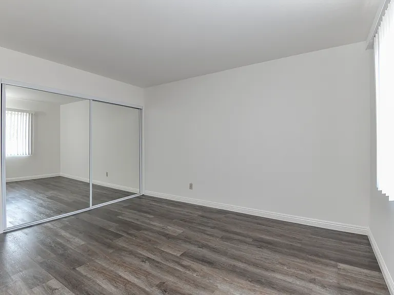 1799 N Hollywood Way #H — Photo 18