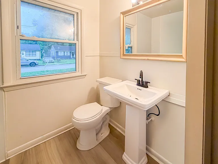 2235 N Whitehill Dr — Photo 9