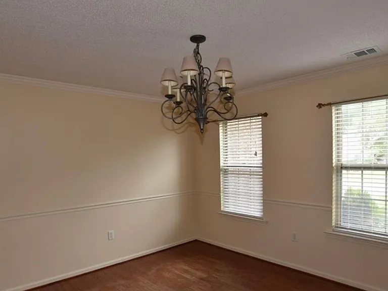 130 Shady Hill Cir — Photo 2
