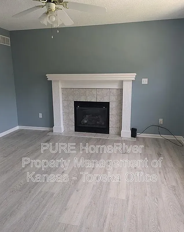 3 bed, 3.0 bath, 1738 sqft, $1,715 — Photo 4