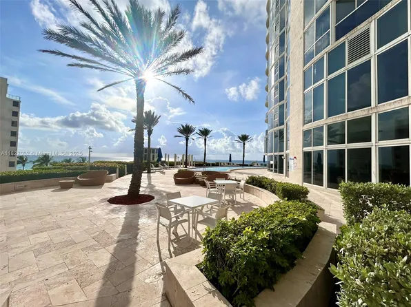 17201 Collins Ave APT 509, Sunny Isles Beach, FL 33160