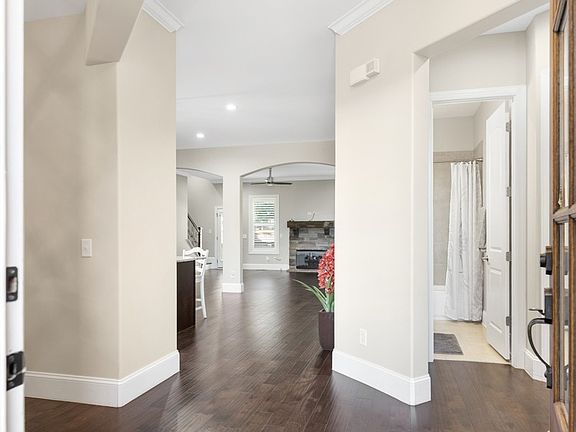 4th image of 156 Cobbler Cir