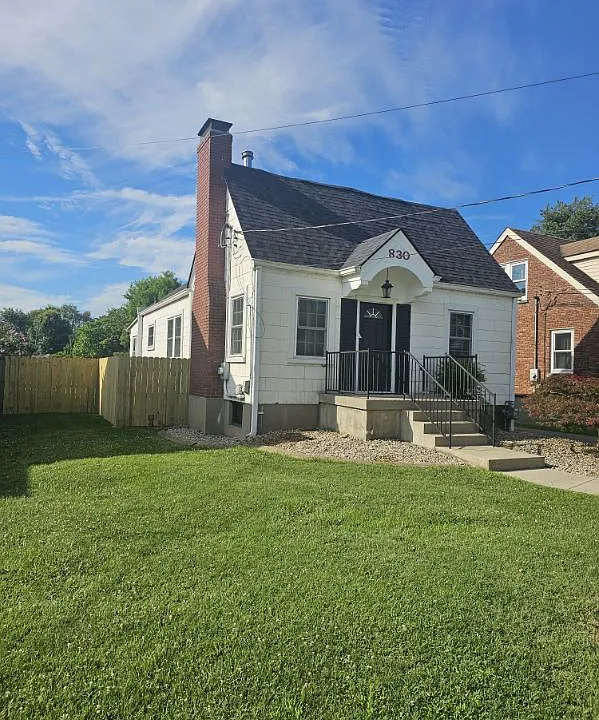 830 Packard Ave