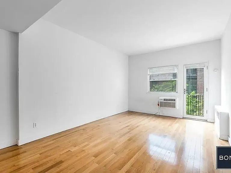 211 Thompson St #3C — Photo 3