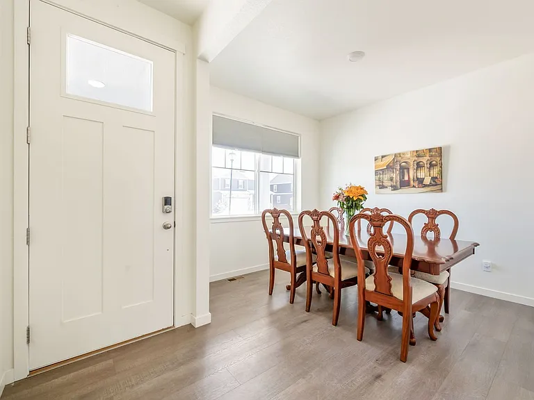 2757 Wren Dr — Photo 4