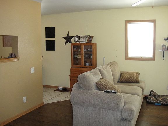 2nd image of 914 E Orleans St