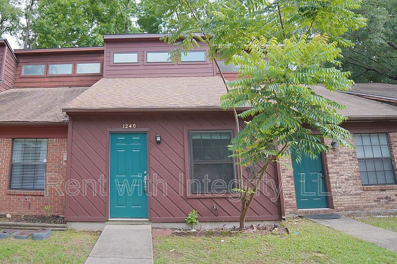 1st image of 1240 High Rd