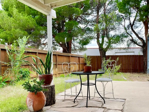 8443 Brook St NE, Albuquerque, NM 87113