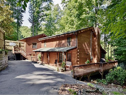 1st image of 974 Dogwood Dr
