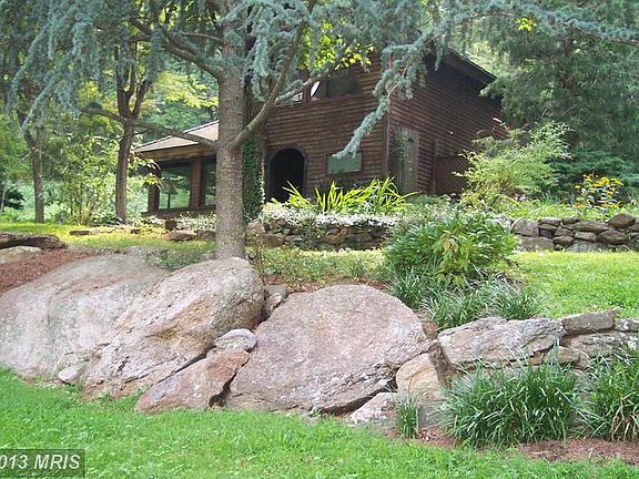 4th image of 228 Bear Wallow Ln