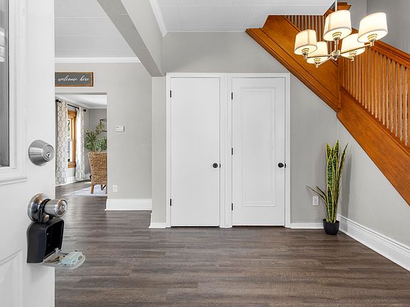 3rd image of 109 E Hancock St
