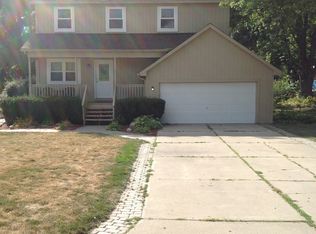 1294 Beachland Blvd, Waterford, MI 48328