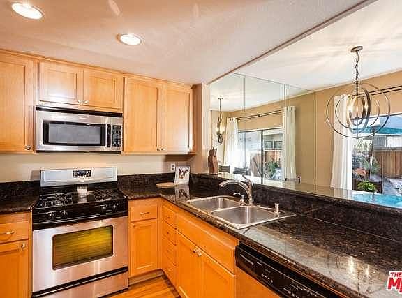3rd image of 1655 Greenfield Ave APT 23