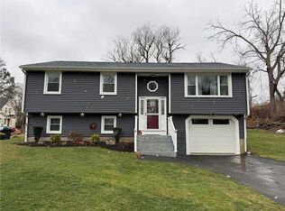 30 Ernest St, Coventry, RI 02816