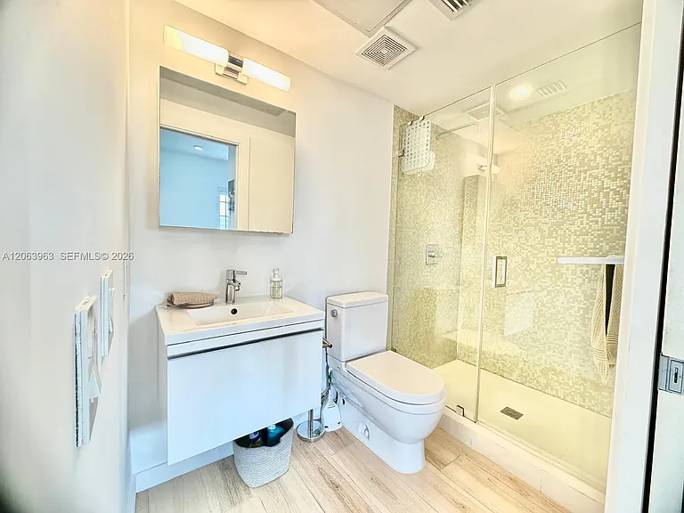 700 16th St #207 — Photo 13
