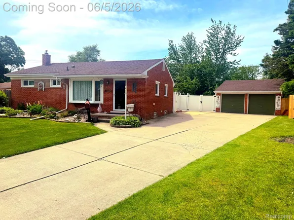 4300 Evans St, Wayne, MI 48184
