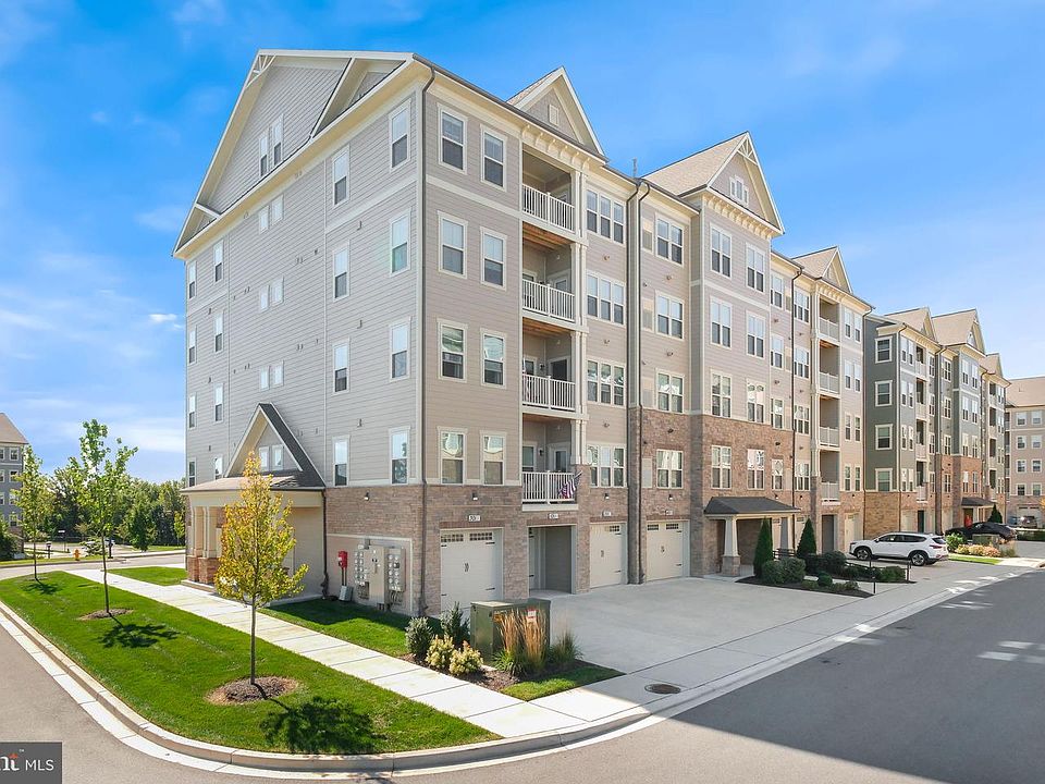 1st image of 3519 Starlight St #401