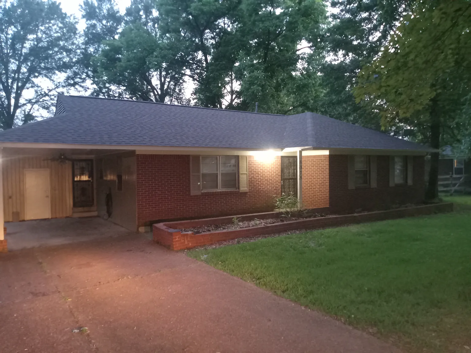 3 bed, 1.5 bath, 1348 sqft, $1,450 — Photo 1