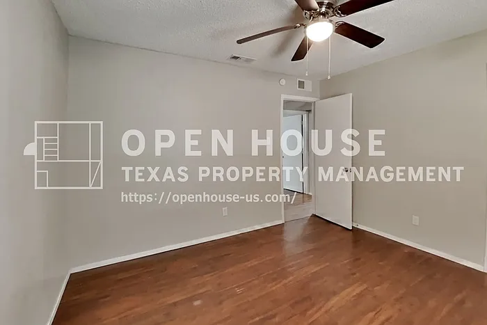 4208 Selina Ct — Photo 16