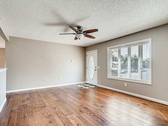 Beautiful hard wood floors in living room