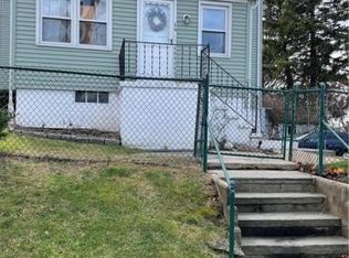 16 S New St, Greenwich, CT 06830