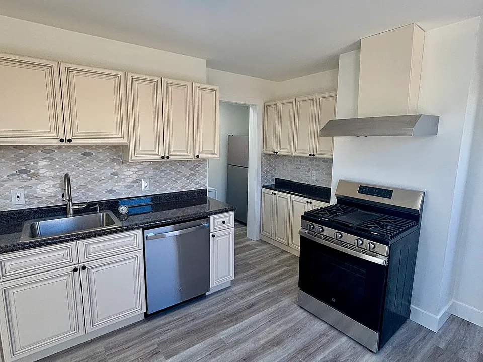 7 Franklin Ave #5