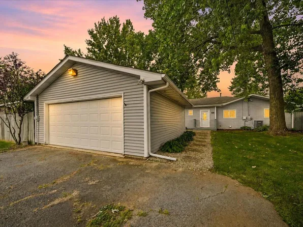 26 S Fish Lake St, Valparaiso, IN 46385