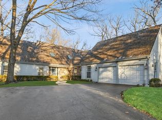 242 Leeds Ct, Lake Bluff, IL