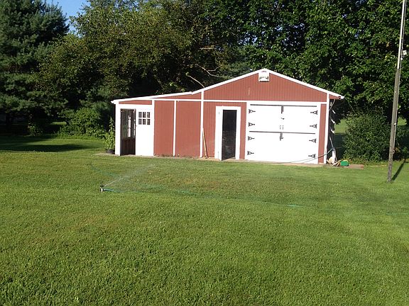 barn with green house 