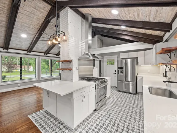 605 Cobb St, Lowell, NC 28098