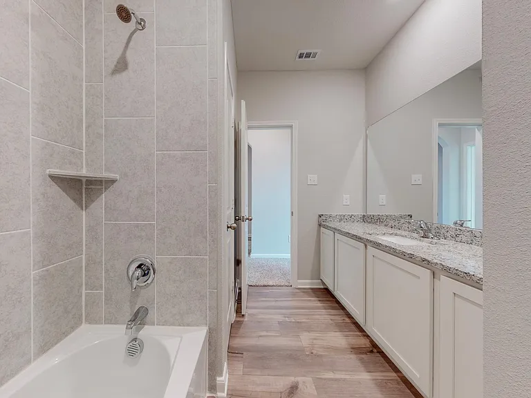 2113 Emma Ct — Photo 21