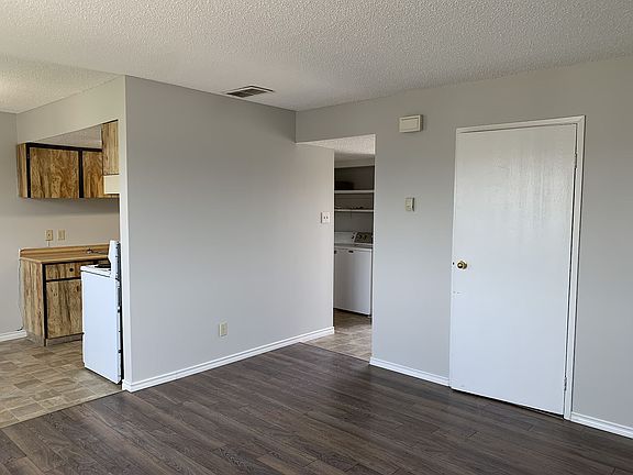 5th image of 8403 29th Ave NW