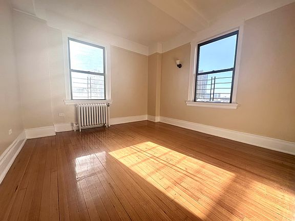 2nd image of 4101 Broadway Unit 7A
