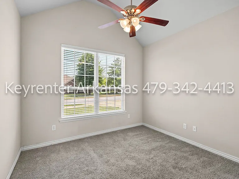 800 SW Summitchase Rd — Photo 23