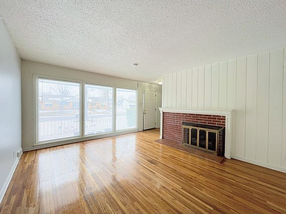 2nd image of 17 E 28th Ave