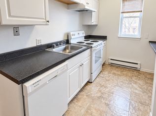 1055 W Grace St APT 3W, Chicago, IL 60613