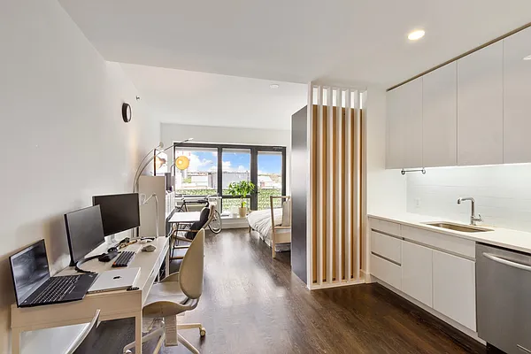 Sold by Nest Seekers International | media 8