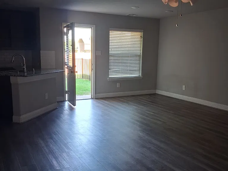 6816 Topaz Dr — Photo 10