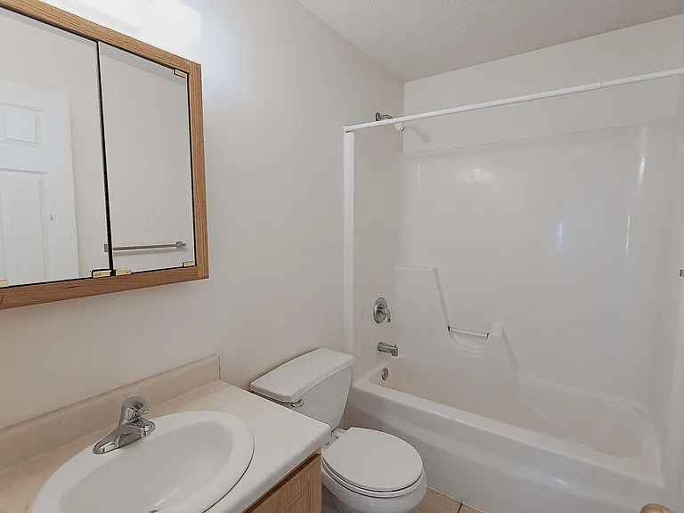 Park Ridge Apartments — Photo 77
