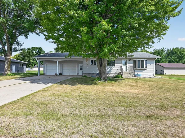 302 W Queen St, Osakis, MN 56360