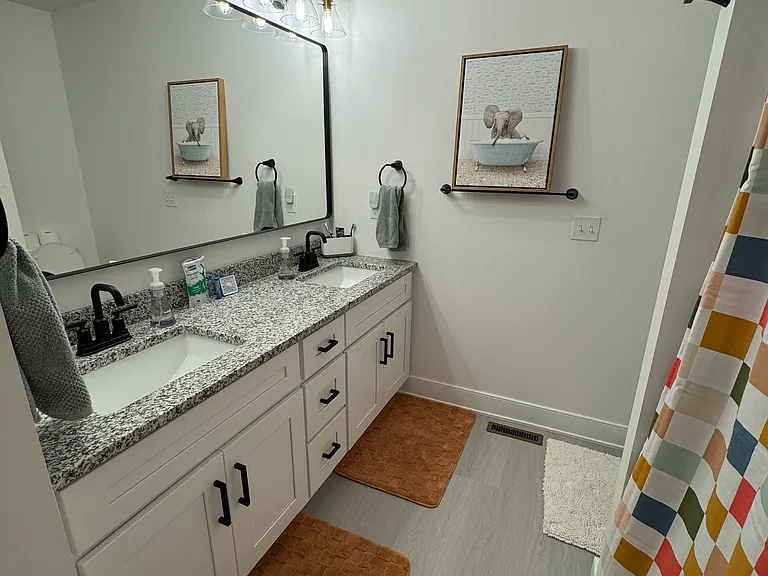 Full Bathroom