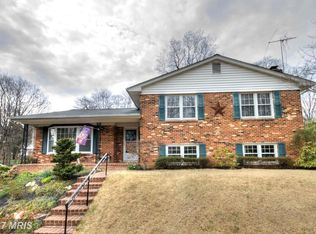 8010 Garlot Dr, Annandale, VA 22003